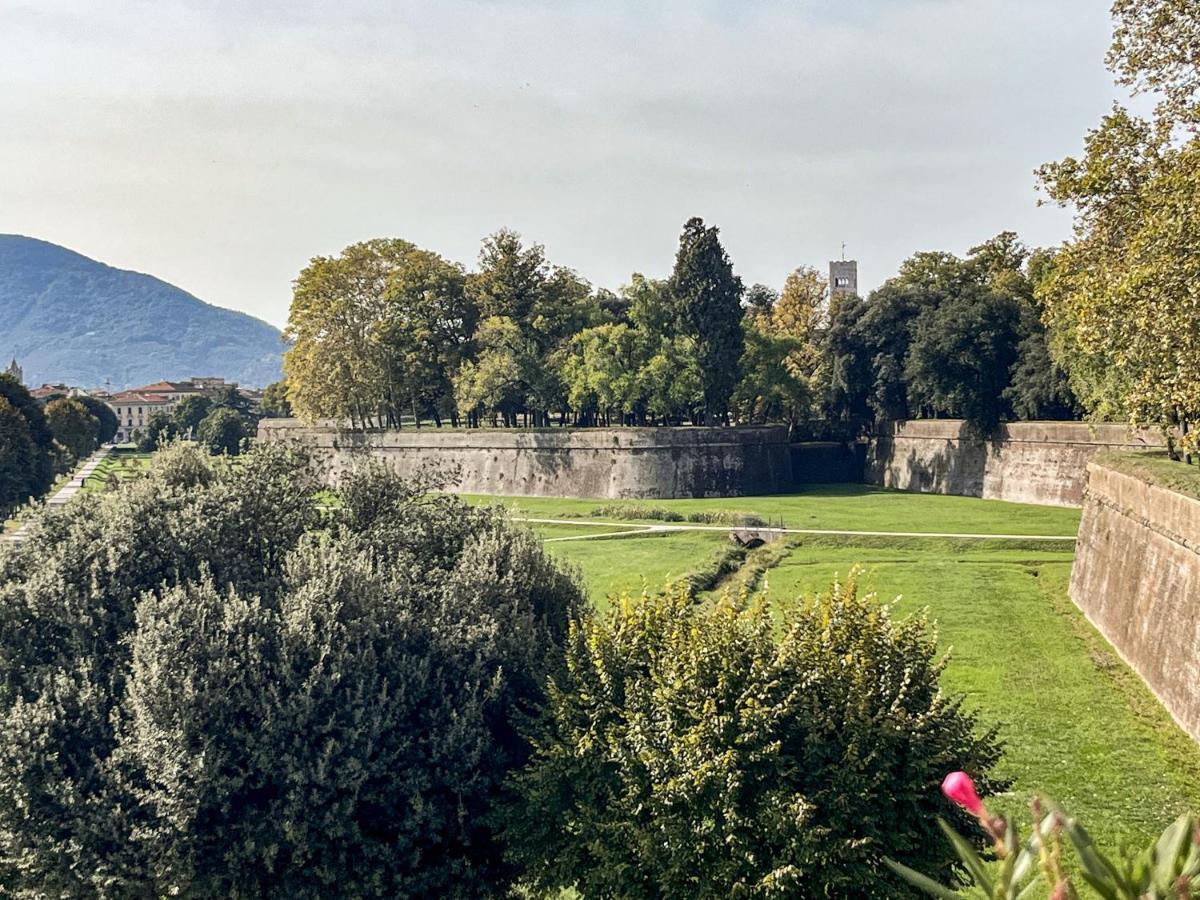 Appartamento Mura Di Lucca Elegant Penthouse With Balcony Esterno foto